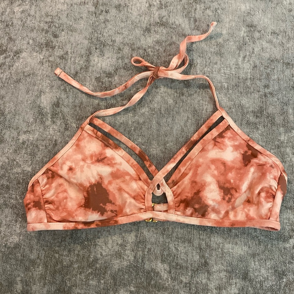 Xhilaration peach tie dye bikini top. Size Medium. {1141}